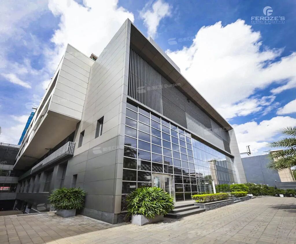 FEROZR'S Office Space